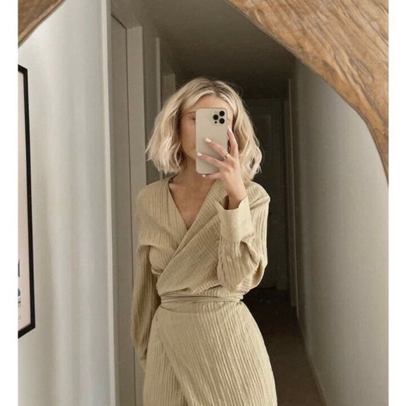 Zara textured wrap dress - Picture 2 of 7